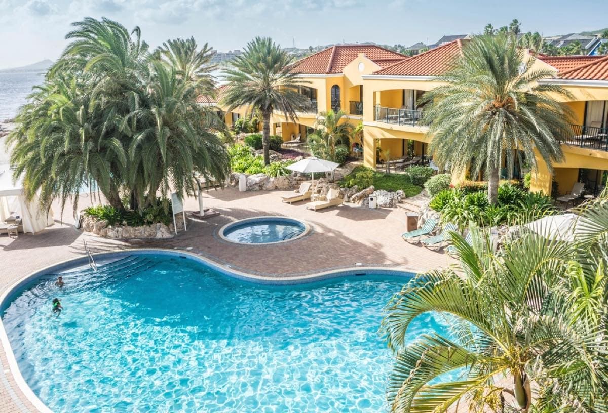 Resort-zwembad op Curaçao